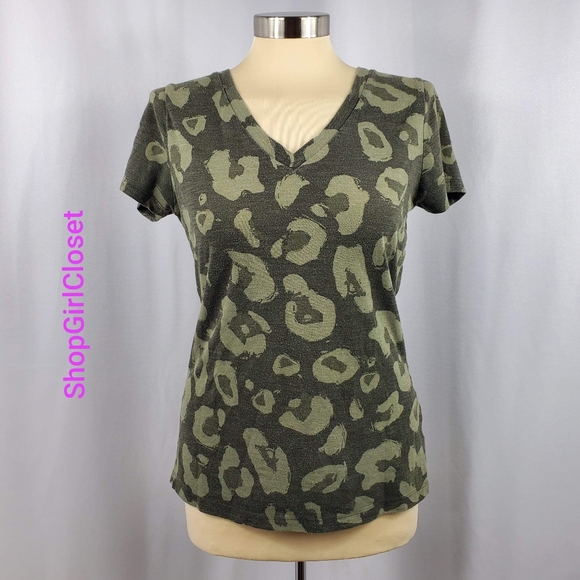 💥Just In💥Mossimo Leopard Print Tee..Sz M Jrs